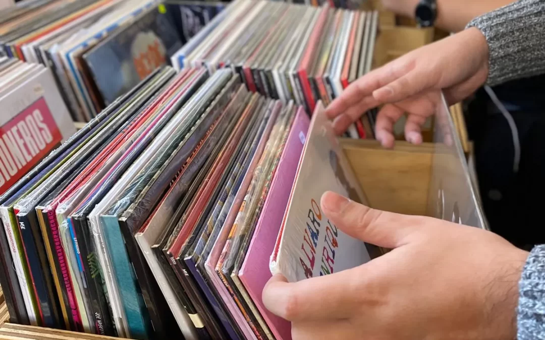 FERIA DIOGENES, CERVEZA HORUS Y RITOQUE FM CELEBRAN EL DÍA MUNDIAL DEL VINILO